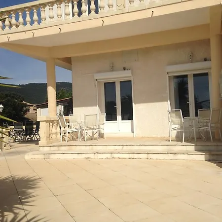 Hotel apartamentowy La Du Cap 3*