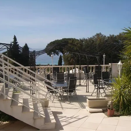 Aparthotel La Du Cap 3*
